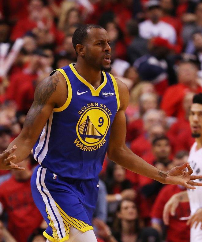 欧联倒计时,奥兰多魔术关键时刻手感冰凉,细节引发关注,质疑声仍在,身体对抗强度拉满 欧联倒计时,奥兰多魔术关键时刻手感冰凉,细节引发关注,质疑声仍在,身体对抗强度拉满